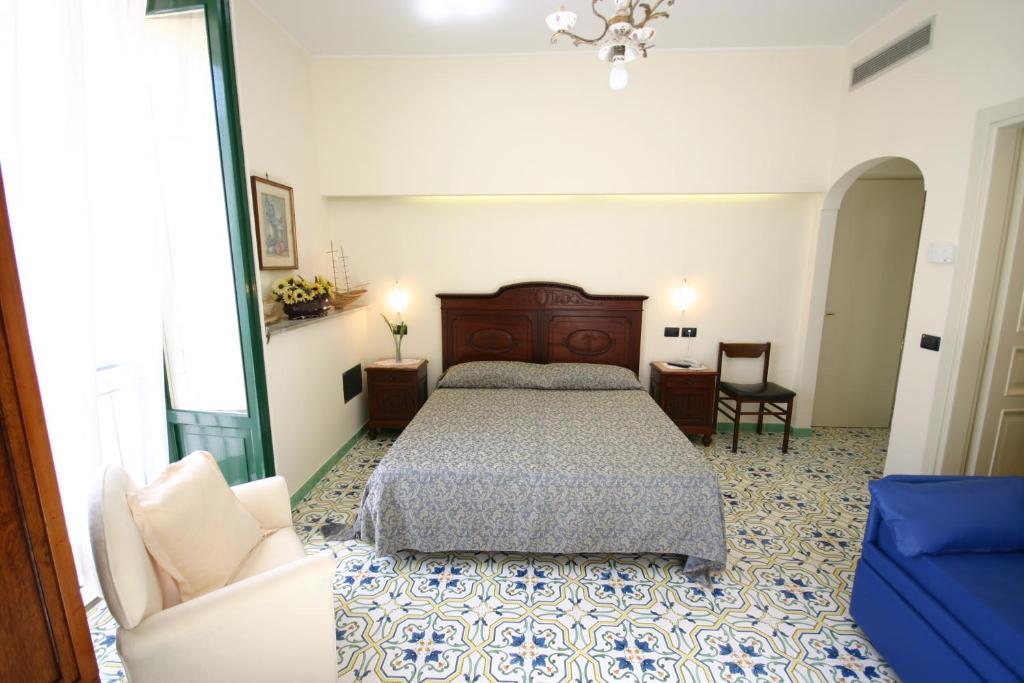 Sorrento Inn Guesthouse Стая снимка