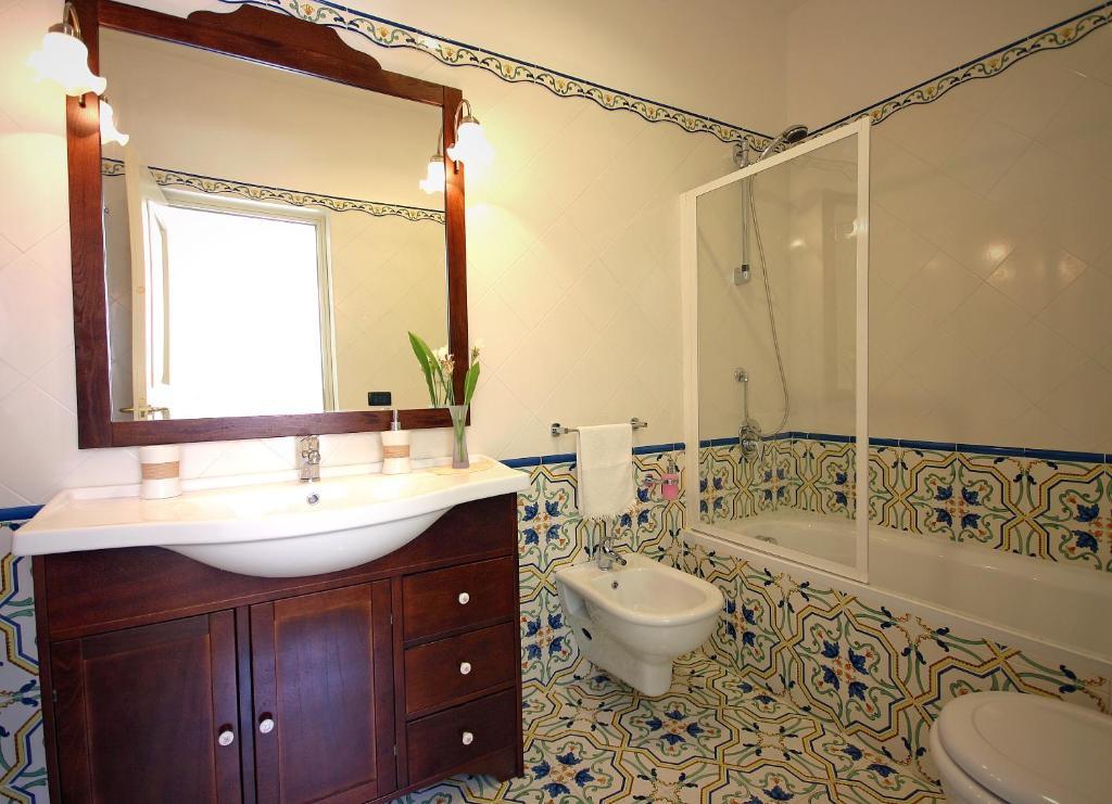 Sorrento Inn Guesthouse Стая снимка