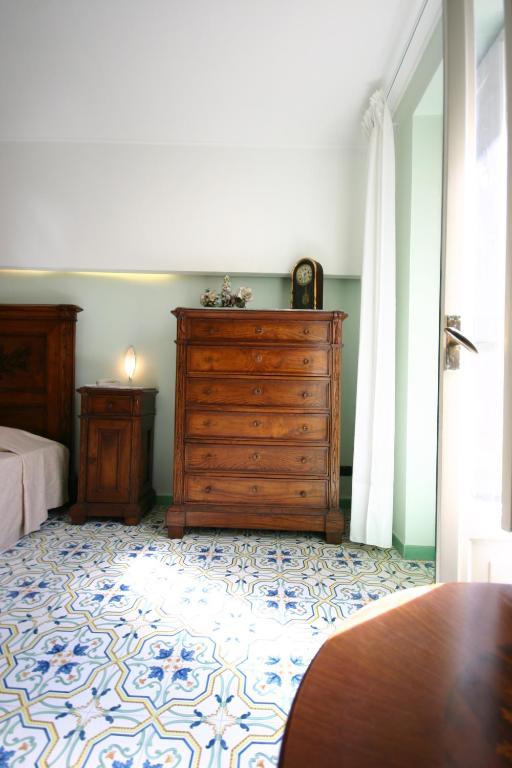 Sorrento Inn Guesthouse Екстериор снимка